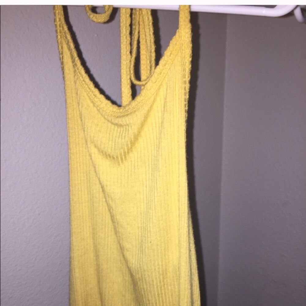 Bundle of Halter Tops 🌸💛